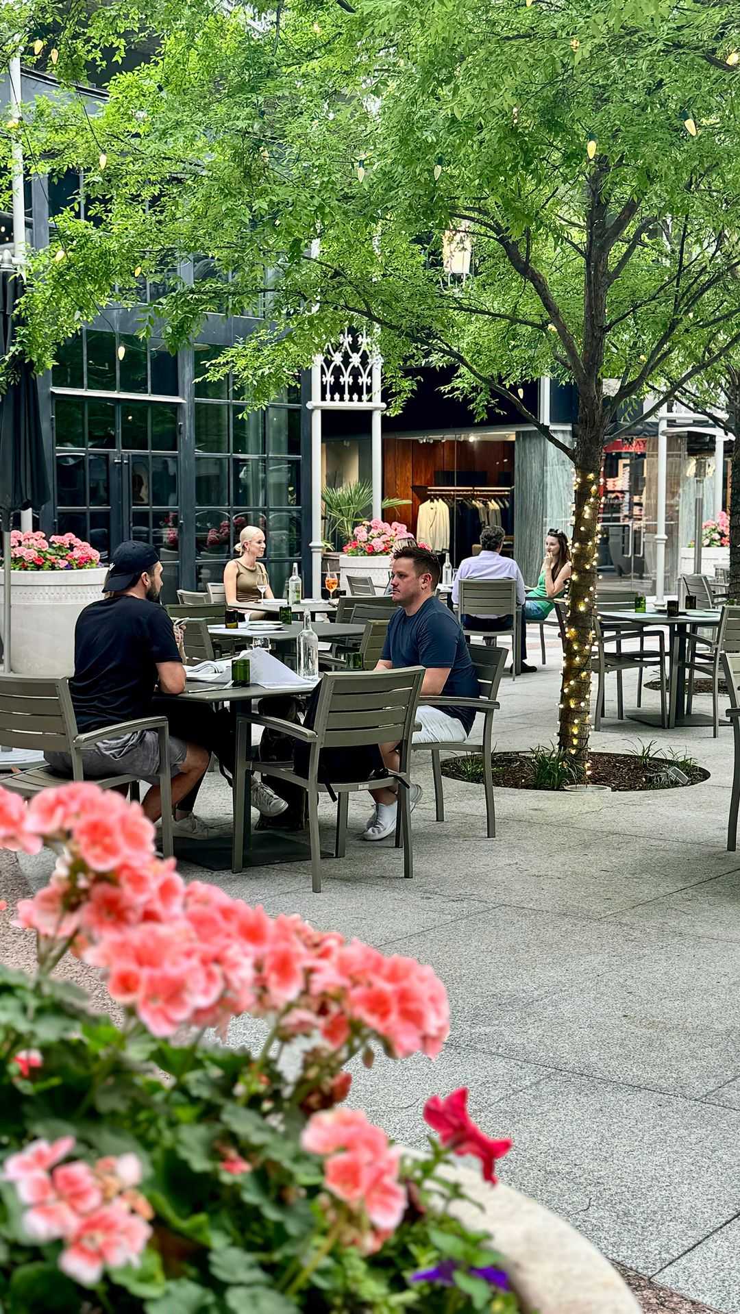 Take a break from work or tag a friend for lunch and enjoy a moment of peace in our courtyard. The Courtyard provides a serene oasis surrounded by the elegance of Stanley Korshak, the allure of Sixty Vines, and the sophistication of The Capital Grille. Whether you want to have a leisurely lunch or just need to unwind from work, it’s the perfect place! Come and experience the beauty of The Crescent. 

📍 The Crescent 200 Crescent Court, in Uptown Dallas, Texas 
#thecrescent #thecrescentdallas #uptowndallas #commercialrealestate #dallasbrokers #dallasleasing #officeamenities