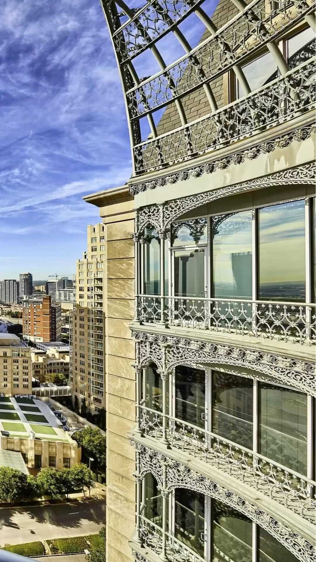 When was the last time you took a moment to look up and appreciate the beauty around you? The iconic architecture at The Crescent constantly reminds us to pause and marvel at the details that make our building so special. Whether you work here or are just visiting, we invite you to take a moment to admire the stunning features that surround you. #TheCrescent #UptownDallas #ArchitecturalAppreciation